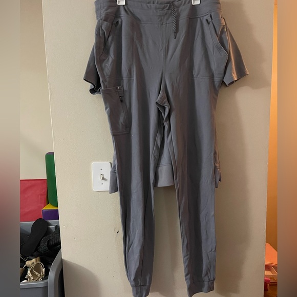 Jaanuu scrubs set. XL. Gray. Worn once. - Picture 3 of 3